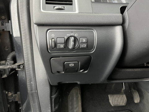 Volvo XC60 2.0 D4 FWD Summum Aut. *PANO | LEATHER | XENON | BLIS | MEMORY-PACK | CAMERA | SPORTSEATS | LANE-ASSIST |  ADAPTIVE-CRUISE | NAVI-FULLMAP | ECC | PDC | TOWBAR | 18''ALU *