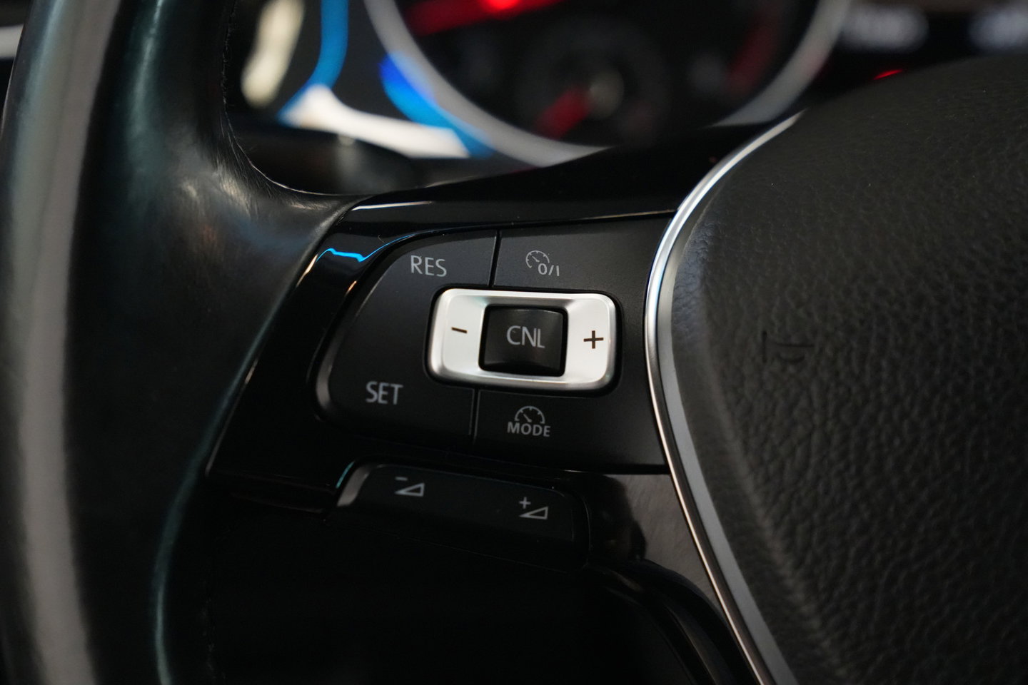 Volkswagen Golf 1.2 TSI R-line 18'lmv CruiseControl ClimateControl