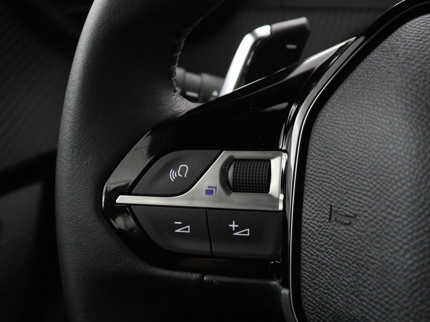 Peugeot 2008 1.2 Hybrid 136 Style | Automaat | Carplay | Climate control | Parkeerhulp | Full LED | Cruise control | Bluetooth