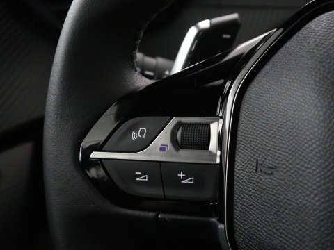 Peugeot 2008 1.2 Hybrid 136 Style | Automaat | Carplay | Climate control | Parkeerhulp | Full LED | Cruise control | Bluetooth