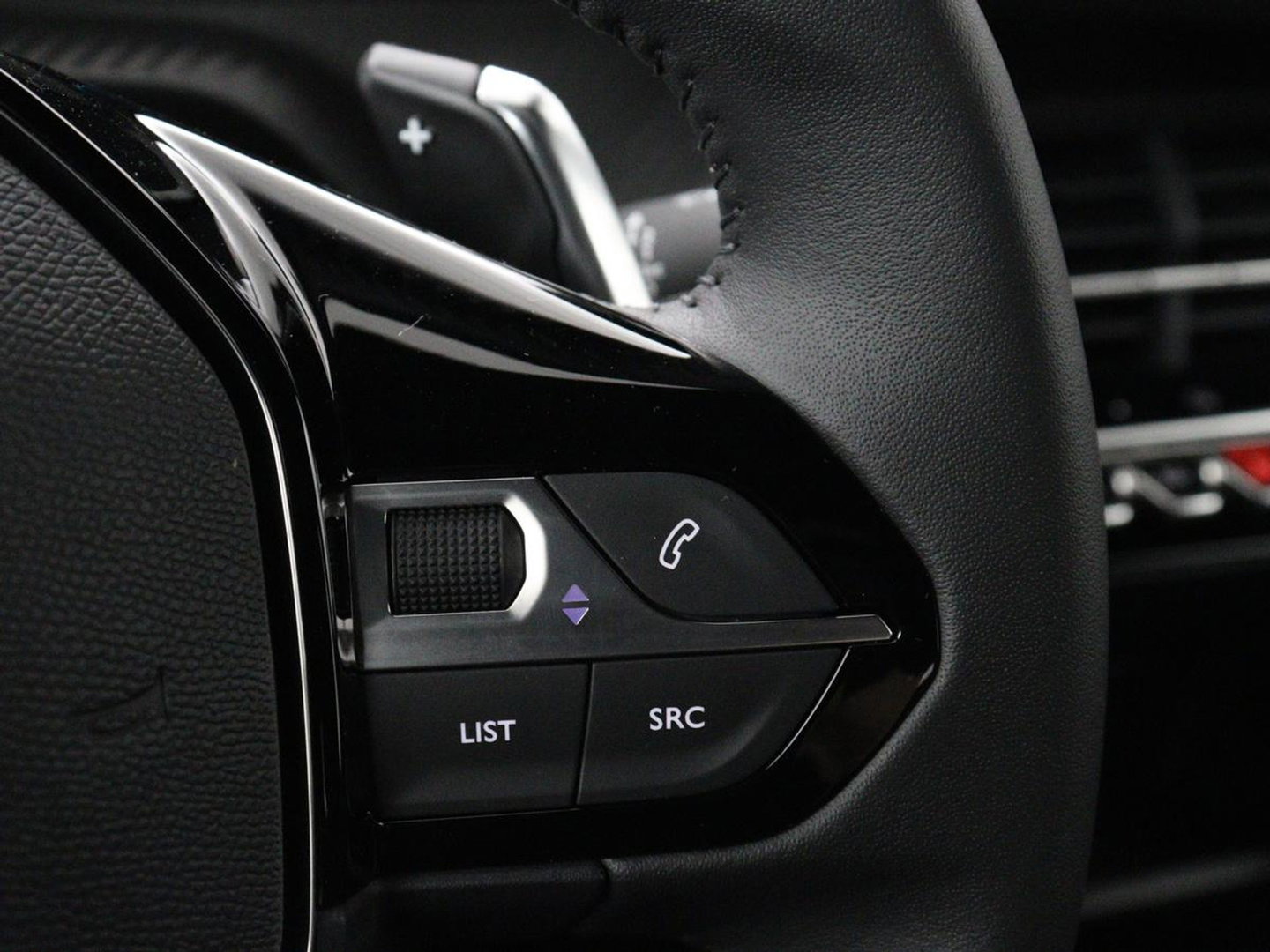 Peugeot 2008 1.2 Hybrid 136 Style | Automaat | Carplay | Climate control | Parkeerhulp | Full LED | Cruise control | Bluetooth