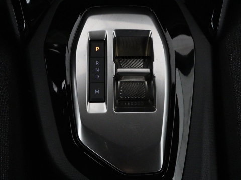 Peugeot 2008 1.2 Hybrid 136 Style | Automaat | Carplay | Climate control | Parkeerhulp | Full LED | Cruise control | Bluetooth