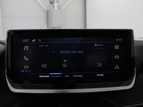 Peugeot 2008 1.2 Hybrid 136 Style | Automaat | Carplay | Climate control | Parkeerhulp | Full LED | Cruise control | Bluetooth