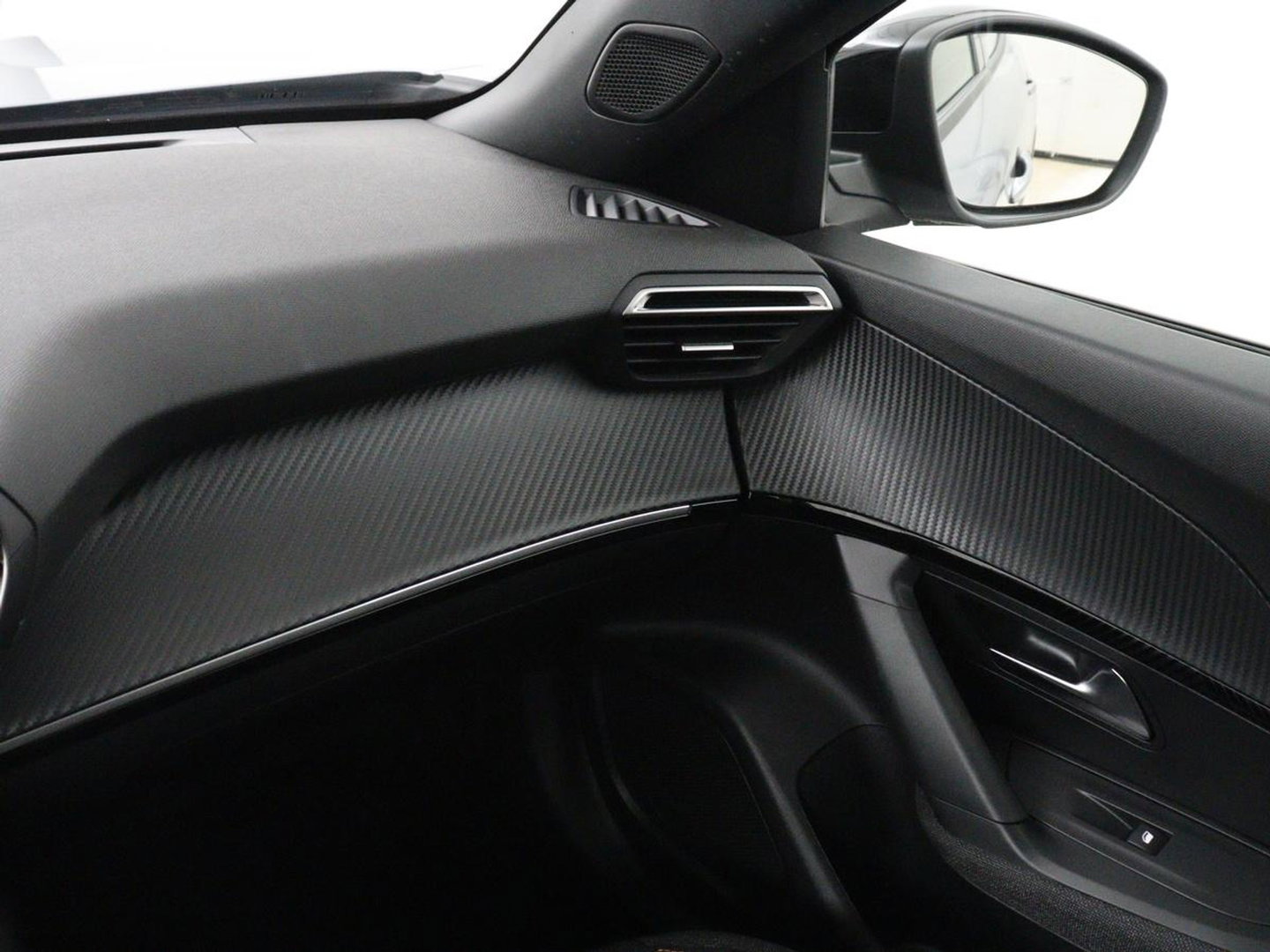Peugeot 2008 1.2 Hybrid 136 Style | Automaat | Carplay | Climate control | Parkeerhulp | Full LED | Cruise control | Bluetooth