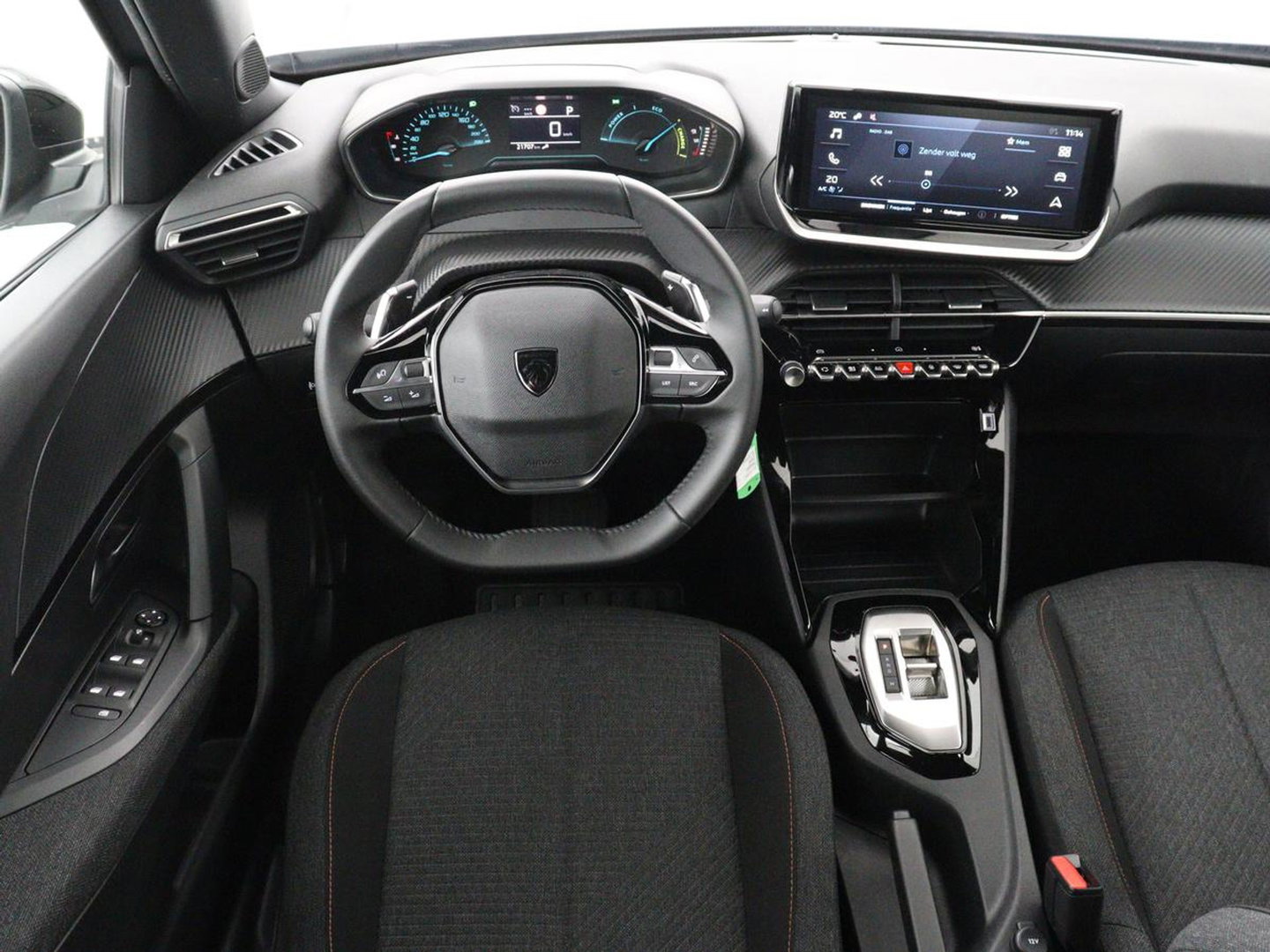 Peugeot 2008 1.2 Hybrid 136 Style | Automaat | Carplay | Climate control | Parkeerhulp | Full LED | Cruise control | Bluetooth