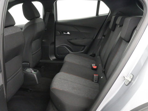 Peugeot 2008 1.2 Hybrid 136 Style | Automaat | Carplay | Climate control | Parkeerhulp | Full LED | Cruise control | Bluetooth