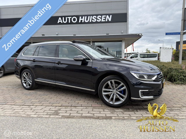 Volkswagen Passat - Variant 1.4 TSI GTE Highline Pano ACC Leer