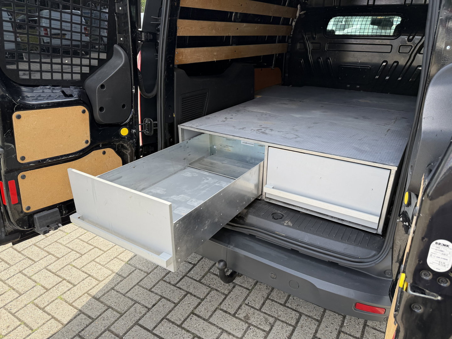 Ford Transit Connect 1.5 TDCI L2 automaat Trend HP / euro 6 / bpm vrij / vaste prijs rijklaar € 10.950 ex btw / lease vanaf € 185 / trekhaak / camera / navigatie / airco / cruise / ingerichte laadruimte