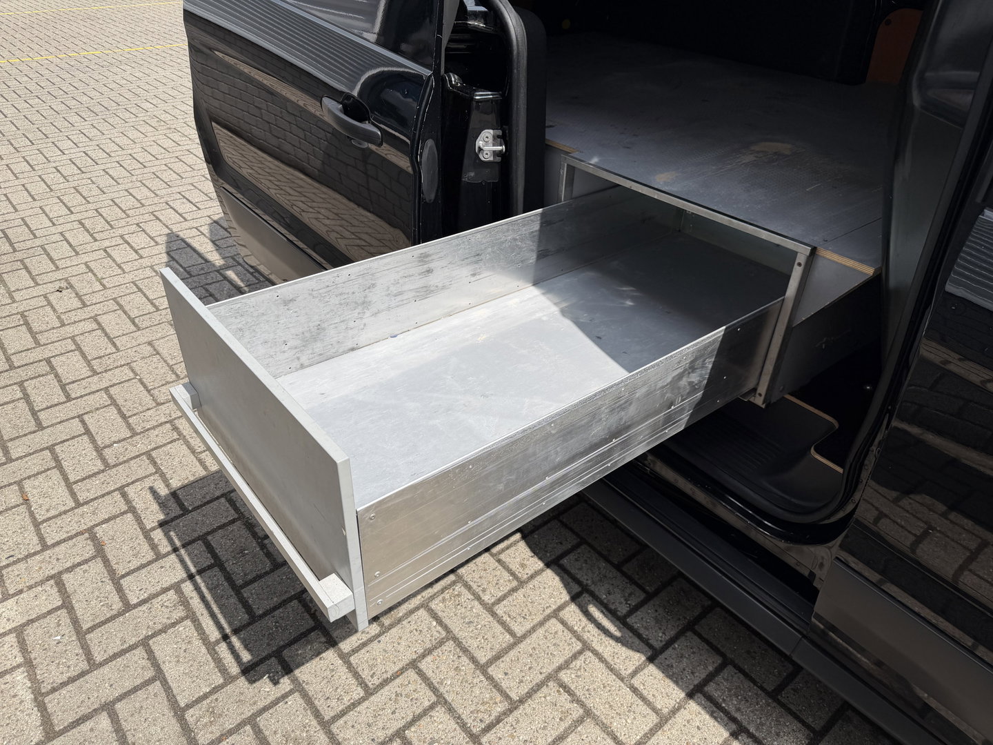 Ford Transit Connect 1.5 TDCI L2 automaat Trend HP / euro 6 / bpm vrij / vaste prijs rijklaar € 10.950 ex btw / lease vanaf € 185 / trekhaak / camera / navigatie / airco / cruise / ingerichte laadruimte