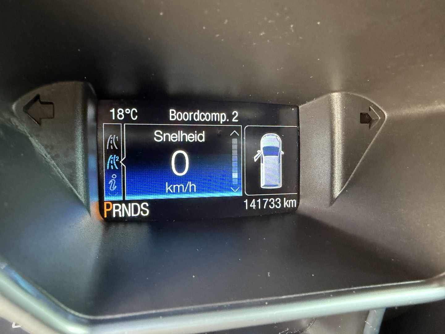 Ford Transit Connect 1.5 TDCI L2 automaat Trend HP / euro 6 / bpm vrij / vaste prijs rijklaar € 10.950 ex btw / lease vanaf € 185 / trekhaak / camera / navigatie / airco / cruise / ingerichte laadruimte