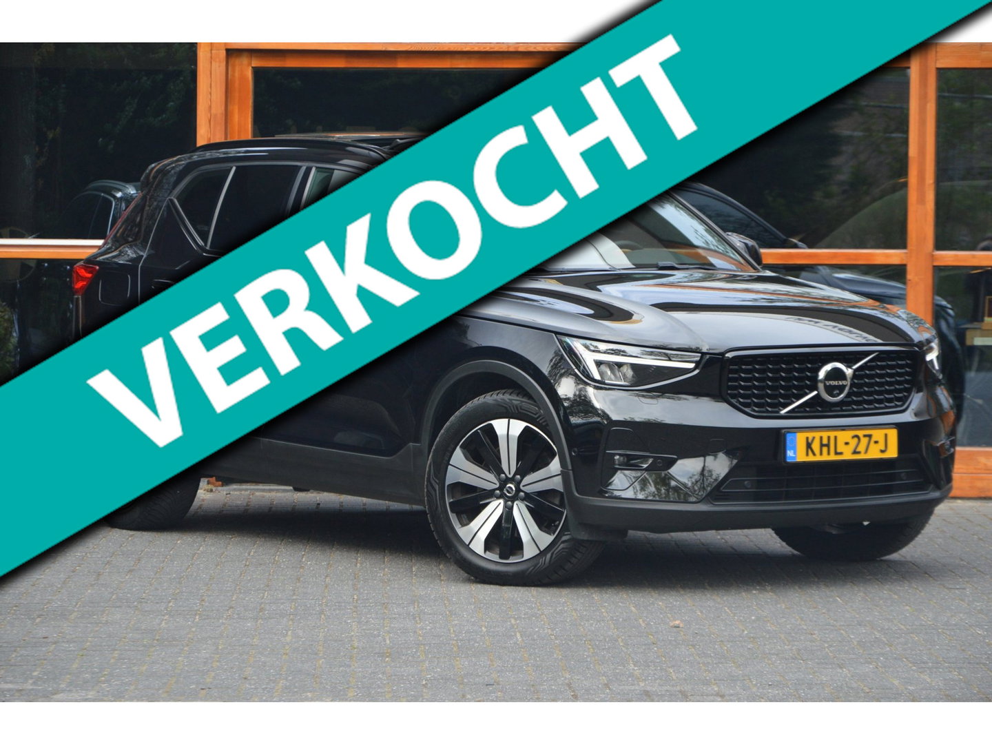 Volvo XC40 T4 Hybride Ultimate Dark| Panoramadak | Harman/Kardon | 360° Camera | Apple CarPlay | Stoel + Stuur Verwarmd |