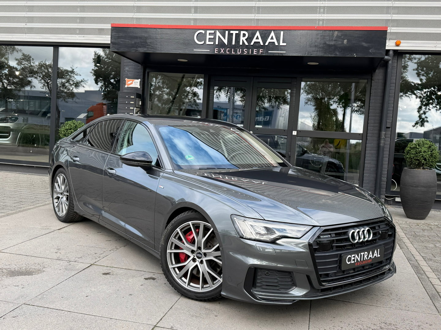 Audi A6 Limousine 55 TFSI e quattro S-line Pano|367PK|ACC|Carplay|Martix