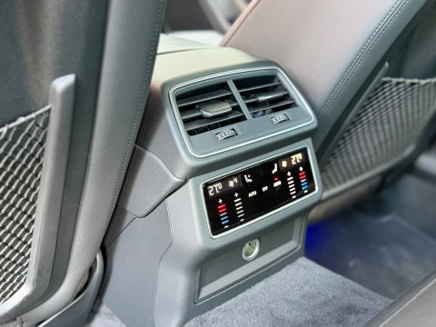 Audi A6 Limousine 55 TFSI e quattro S-line Pano|367PK|ACC|Carplay|Martix