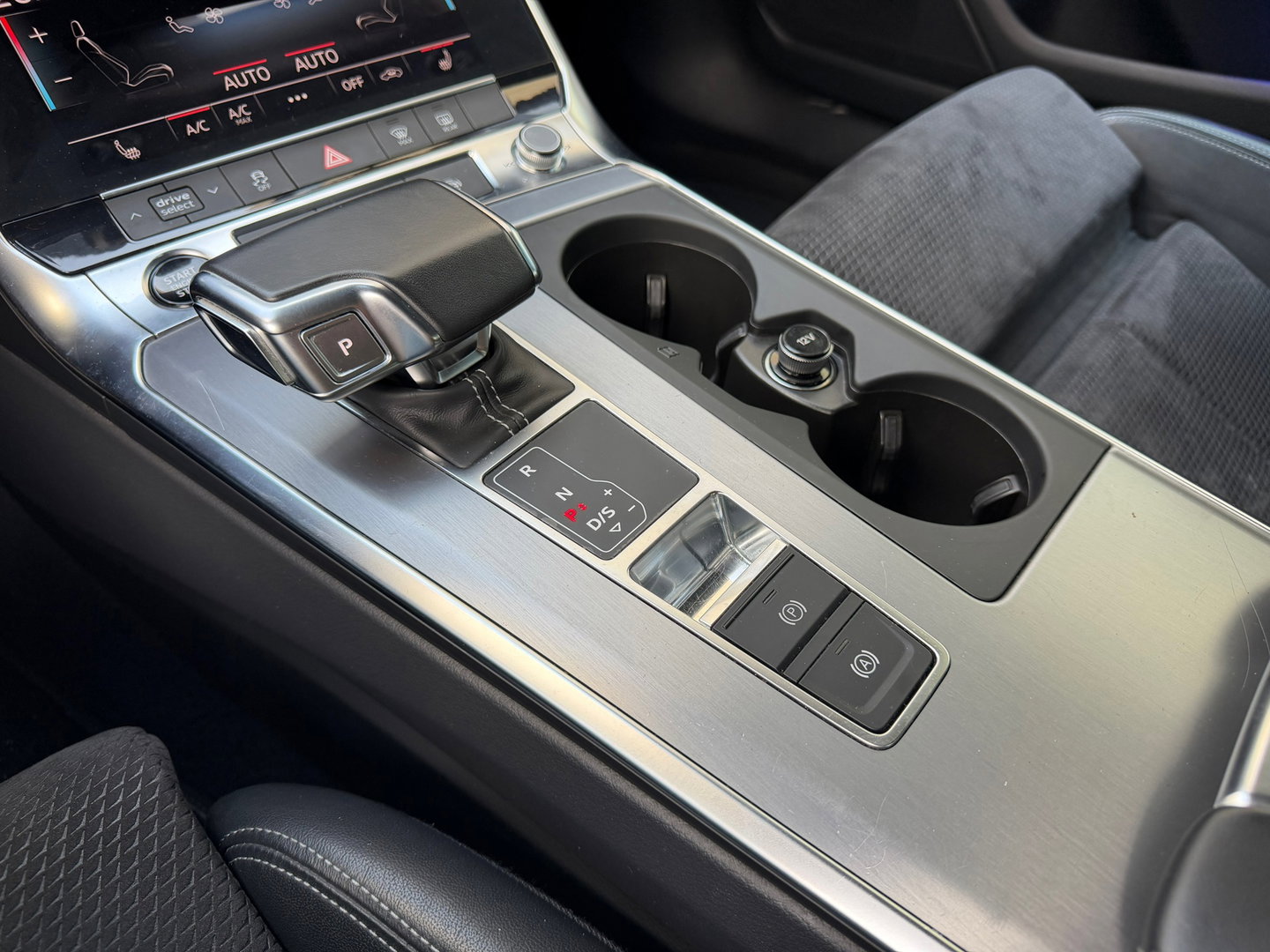 Audi A6 Limousine 55 TFSI e quattro S-line Pano|367PK|ACC|Carplay|Martix