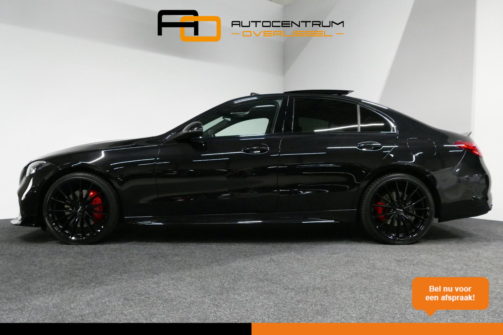 Mercedes-Benz C-Klasse 300 e AMG Line / C63s AMG Diffuser / Brabus look Grille / Panoramadak / Elektr. verstelbare voorstoelen + memory / Digital Light (Laser) / Ambienteverlichting / Stoelverwarming / Apple Carplay - Android Auto / Achteruitrijcamera / Dodehoek detectie / 20''