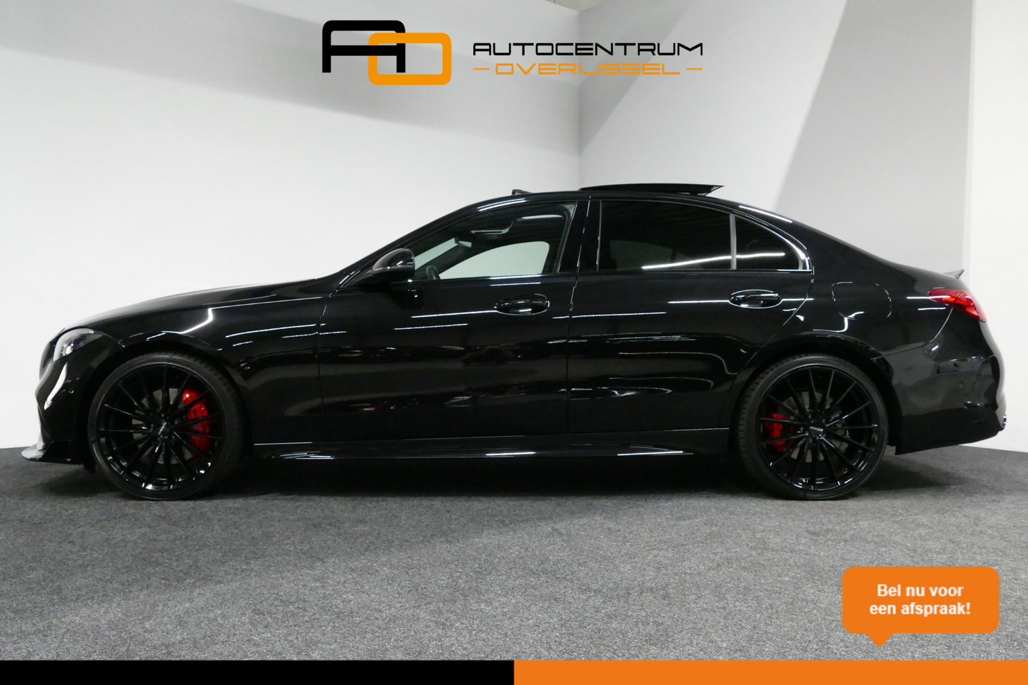 Mercedes-Benz C-Klasse 300 e AMG Line / C63s AMG Diffuser / Brabus look Grille / Panoramadak / Elektr. verstelbare voorstoelen + memory / Digital Light (Laser) / Ambienteverlichting / Stoelverwarming / Apple Carplay - Android Auto / Achteruitrijcamera / Dodehoek detectie / 20''