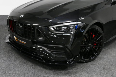 Mercedes-Benz C-Klasse 300 e AMG Line / C63s AMG Diffuser / Brabus look Grille / Panoramadak / Elektr. verstelbare voorstoelen + memory / Digital Light (Laser) / Ambienteverlichting / Stoelverwarming / Apple Carplay - Android Auto / Achteruitrijcamera / Dodehoek detectie / 20''