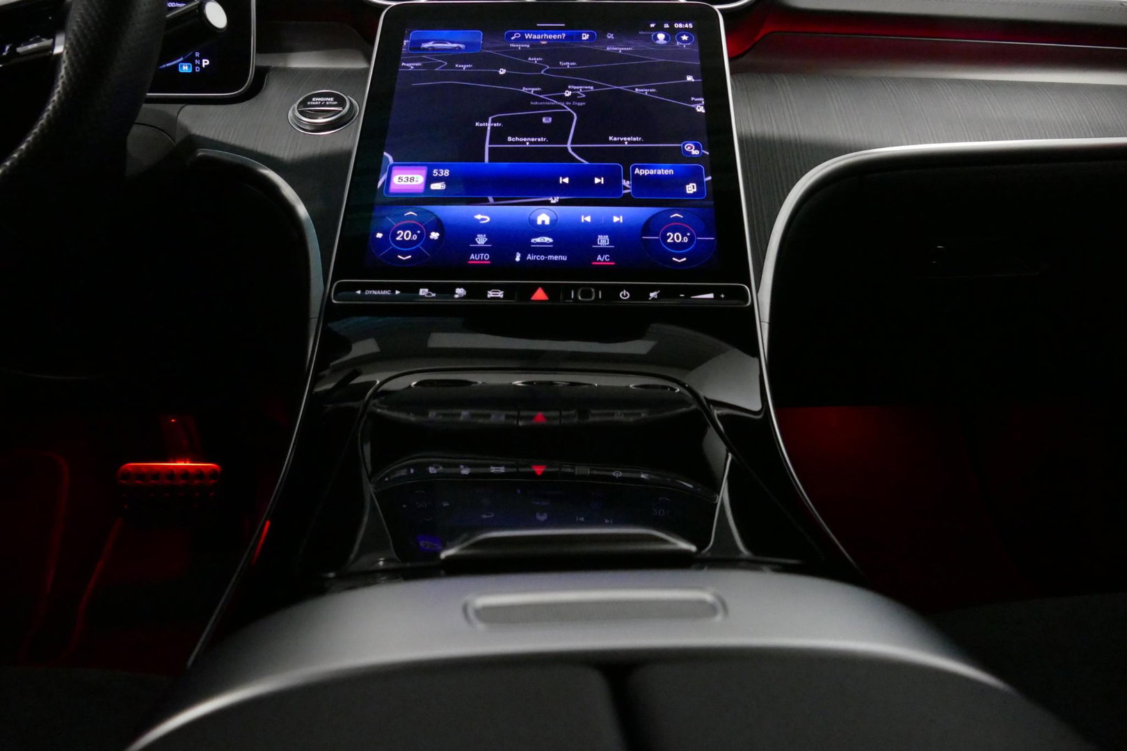 Mercedes-Benz C-Klasse 300 e AMG Line / C63s AMG Diffuser / Brabus look Grille / Panoramadak / Elektr. verstelbare voorstoelen + memory / Digital Light (Laser) / Ambienteverlichting / Stoelverwarming / Apple Carplay - Android Auto / Achteruitrijcamera / Dodehoek detectie / 20''