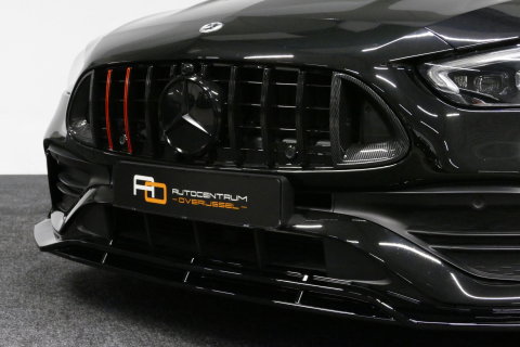 Mercedes-Benz C-Klasse 300 e AMG Line / C63s AMG Diffuser / Brabus look Grille / Panoramadak / Elektr. verstelbare voorstoelen + memory / Digital Light (Laser) / Ambienteverlichting / Stoelverwarming / Apple Carplay - Android Auto / Achteruitrijcamera / Dodehoek detectie / 20''