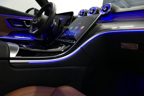 Mercedes-Benz CLE Coupé 300 e AMG Line / Maxton Design Bodykit V.2 / Panoramadak / Elektr. verstelbare voorstoelen + memory / Burmester Surround Sound / Digital Light / Trekhaak (zwenkbaar) / Rondomzichtcamera / Ambienteverlichting / Apple Carplay - Android Auto / Stuurwie