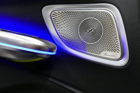 Mercedes-Benz CLE Coupé 300 e AMG Line / Maxton Design Bodykit V.2 / Panoramadak / Elektr. verstelbare voorstoelen + memory / Burmester Surround Sound / Digital Light / Trekhaak (zwenkbaar) / Rondomzichtcamera / Ambienteverlichting / Apple Carplay - Android Auto / Stuurwie