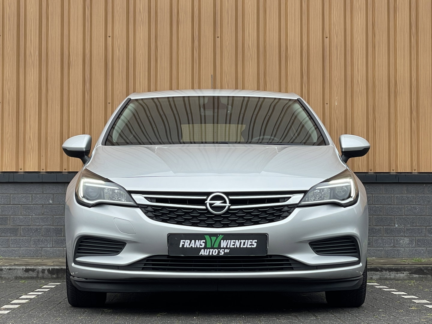 Opel Astra 1.6 CDTI Business | Airconditioning | Cruise Control | Radio | Multifunctioneel Stuurwiel | Isofix | Stop&Go |