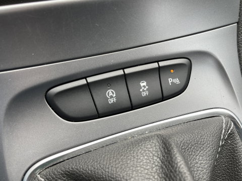 Opel Astra 1.6 CDTI Business | Airconditioning | Cruise Control | Radio | Multifunctioneel Stuurwiel | Isofix | Stop&Go |