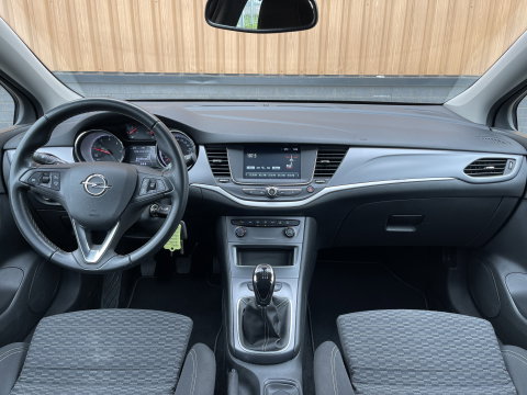 Opel Astra 1.6 CDTI Business | Airconditioning | Cruise Control | Radio | Multifunctioneel Stuurwiel | Isofix | Stop&Go |