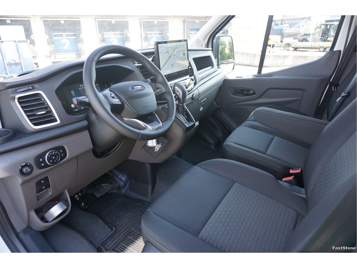 Ford Transit 350L 165PK Bakwagen AUT-10 BPM VRIJ Navi, ACC, Dhollandia 1000KG, 3.5T Trekgewicht!! NR. DJ02*