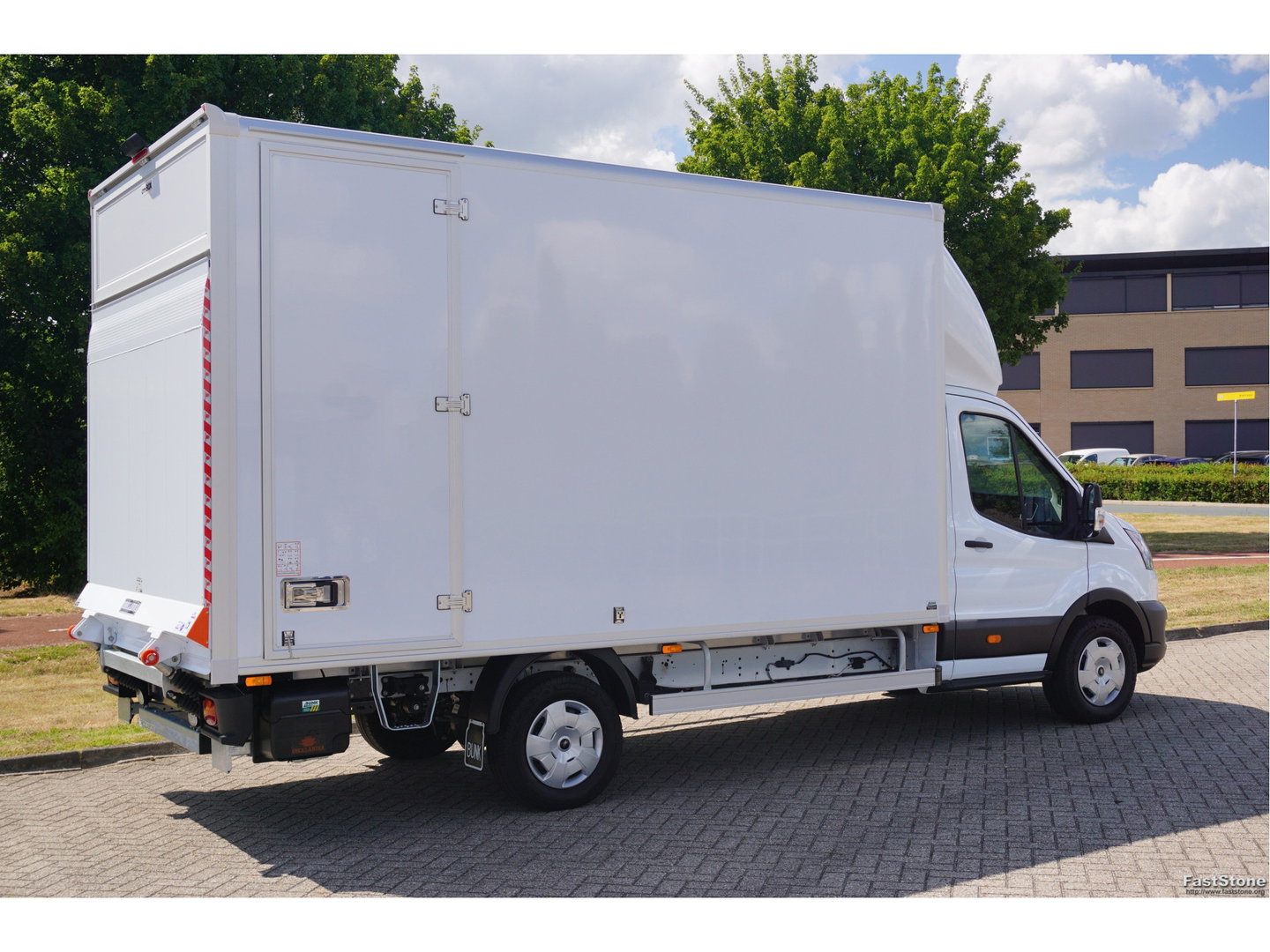 Ford Transit 350L 165PK Bakwagen AUT-10 BPM VRIJ Navi, ACC, Dhollandia 1000KG, 3.5T Trekgewicht!! NR. DJ02*