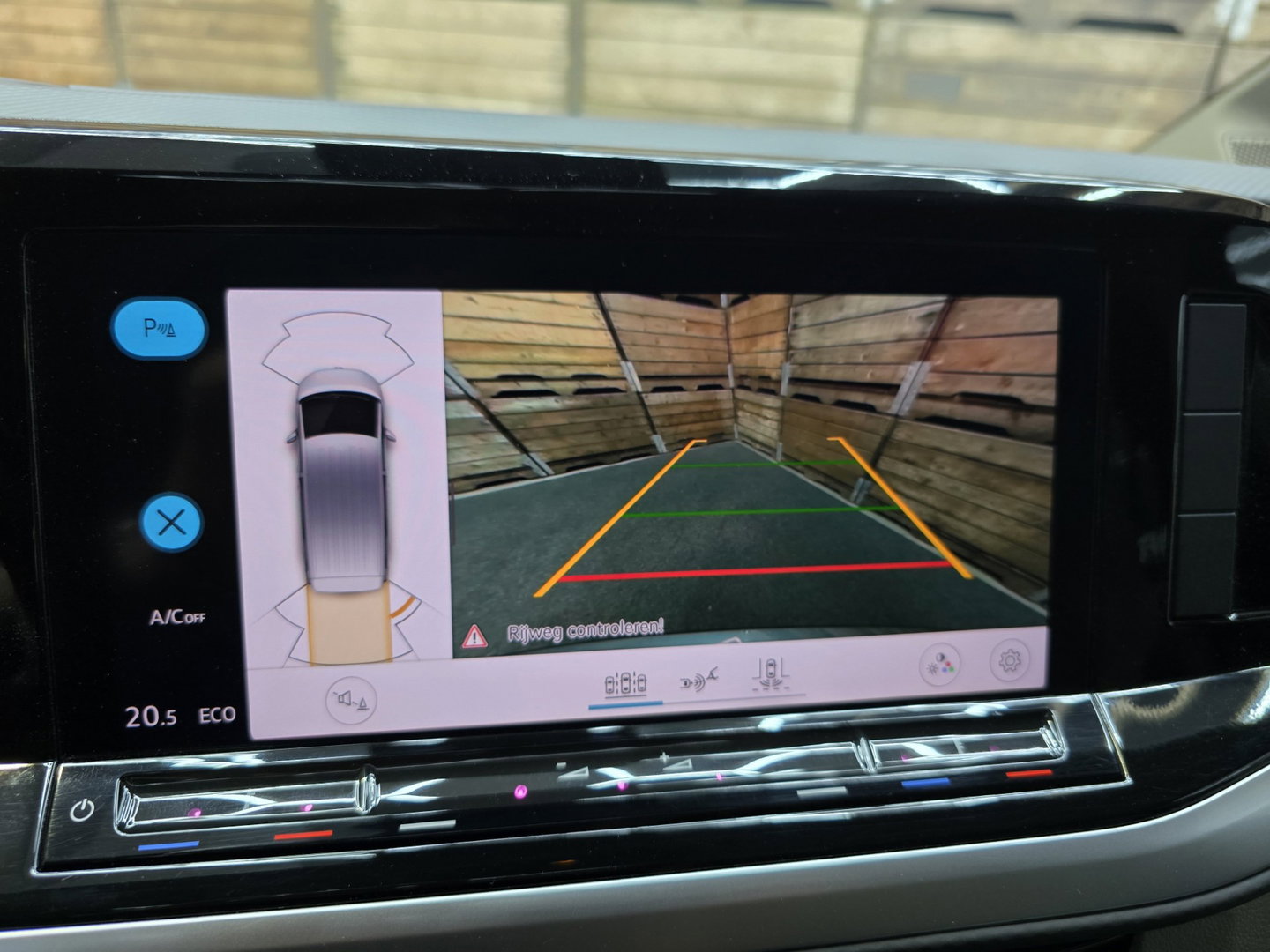 Volkswagen Multivan 1.4 eHybrid L2H1 Style 7P Trekh. 218 PK DSG Pano LEd Carplay Clima Cruise 17"LM 97.4% SOH