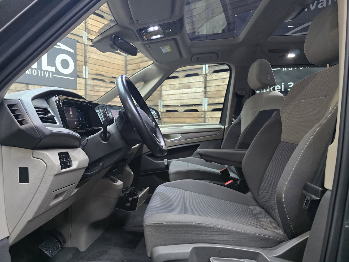 Volkswagen Multivan 1.4 eHybrid L2H1 Style 7P Trekh. 218 PK DSG Pano LEd Carplay Clima Cruise 17"LM 97.4% SOH