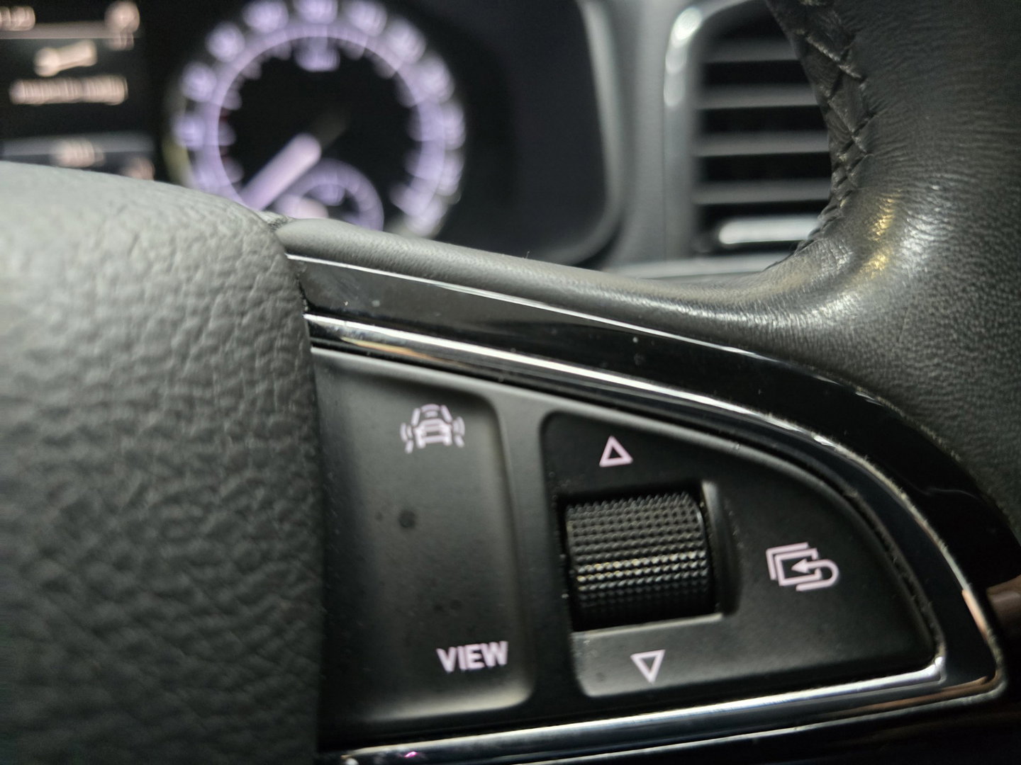 Škoda Karoq 1.0 TSI Ambition Business Navi Carplay trekhaak 17"LM