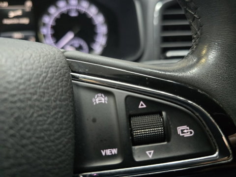 Škoda Karoq 1.0 TSI Ambition Business Navi Carplay trekhaak 17"LM