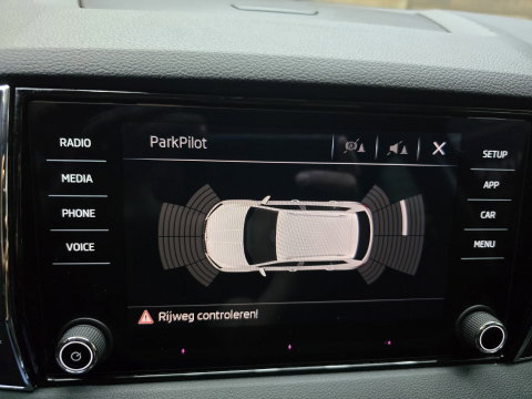 Škoda Karoq 1.0 TSI Ambition Business Navi Carplay trekhaak 17"LM