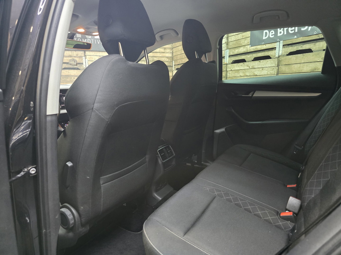 Škoda Karoq 1.0 TSI Ambition Business Navi Carplay trekhaak 17"LM