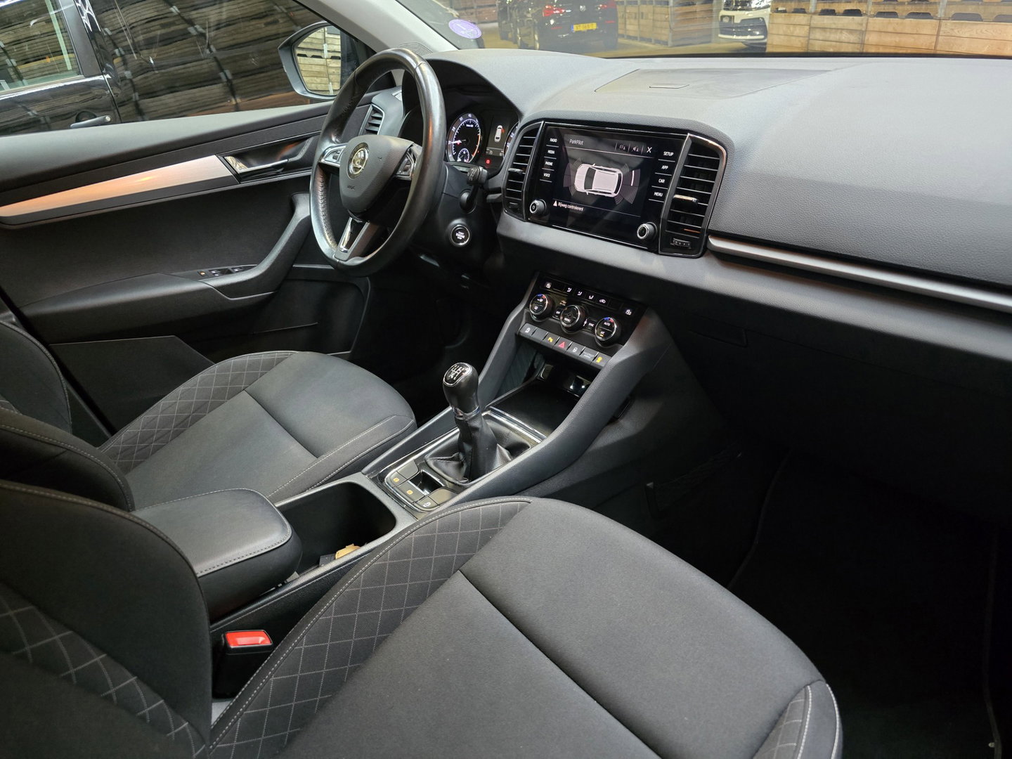 Škoda Karoq 1.0 TSI Ambition Business Navi Carplay trekhaak 17"LM