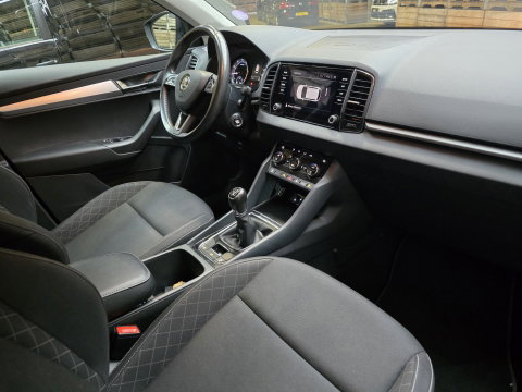 Škoda Karoq 1.0 TSI Ambition Business Navi Carplay trekhaak 17"LM