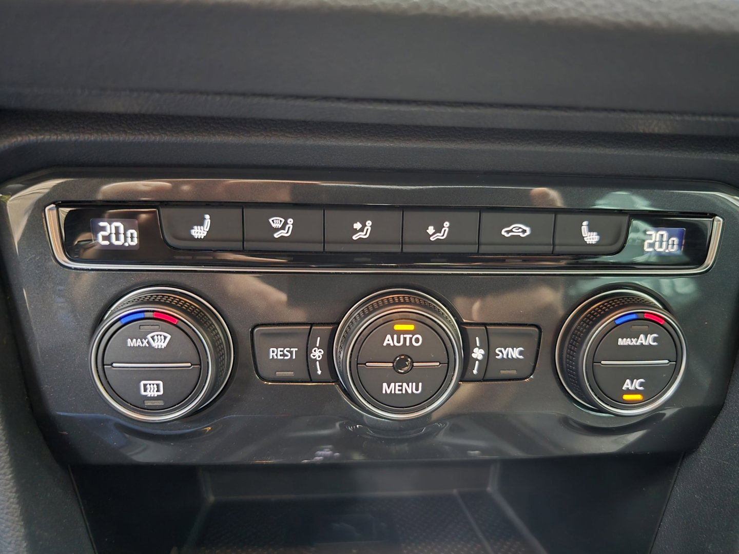 Volkswagen Tiguan 1.5 TSI ACT Highline Business R LED Navi Camera Cruise Clima LM