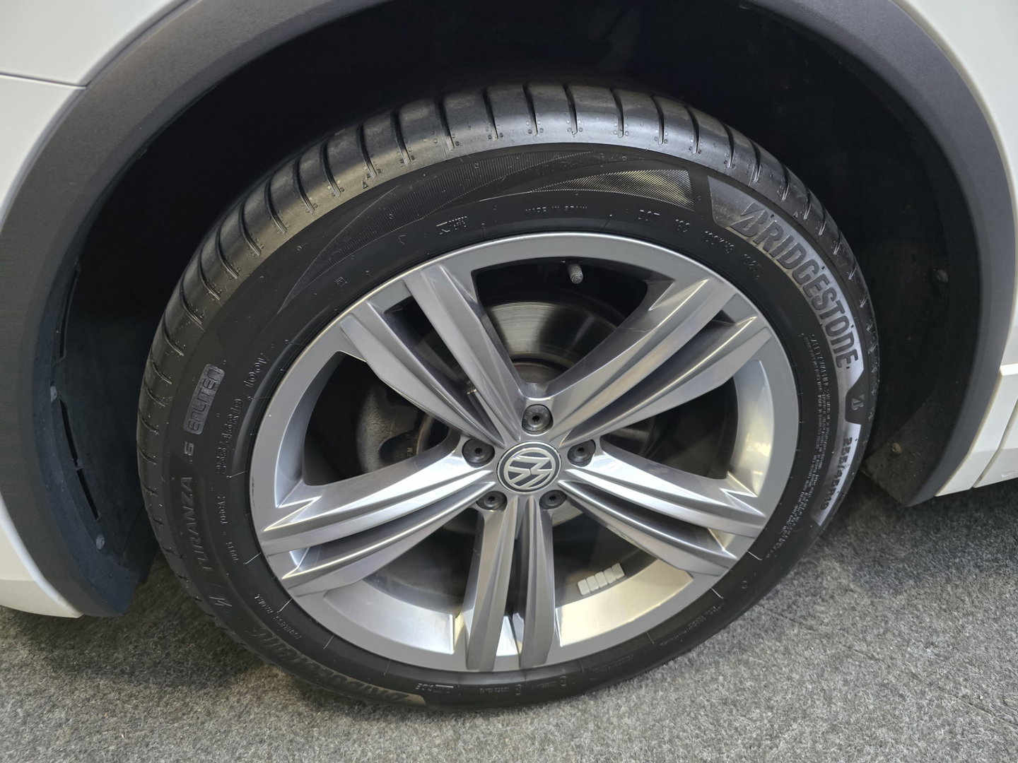 Volkswagen Tiguan 1.5 TSI ACT Highline Business R LED Navi Camera Cruise Clima LM