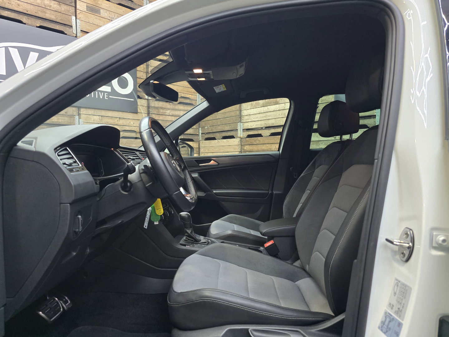 Volkswagen Tiguan 1.5 TSI ACT Highline Business R LED Navi Camera Cruise Clima LM