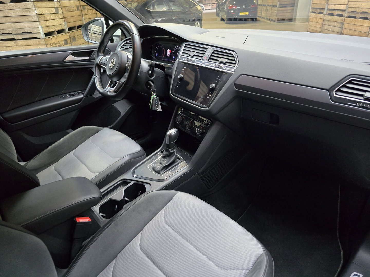 Volkswagen Tiguan 1.5 TSI ACT Highline Business R LED Navi Camera Cruise Clima LM