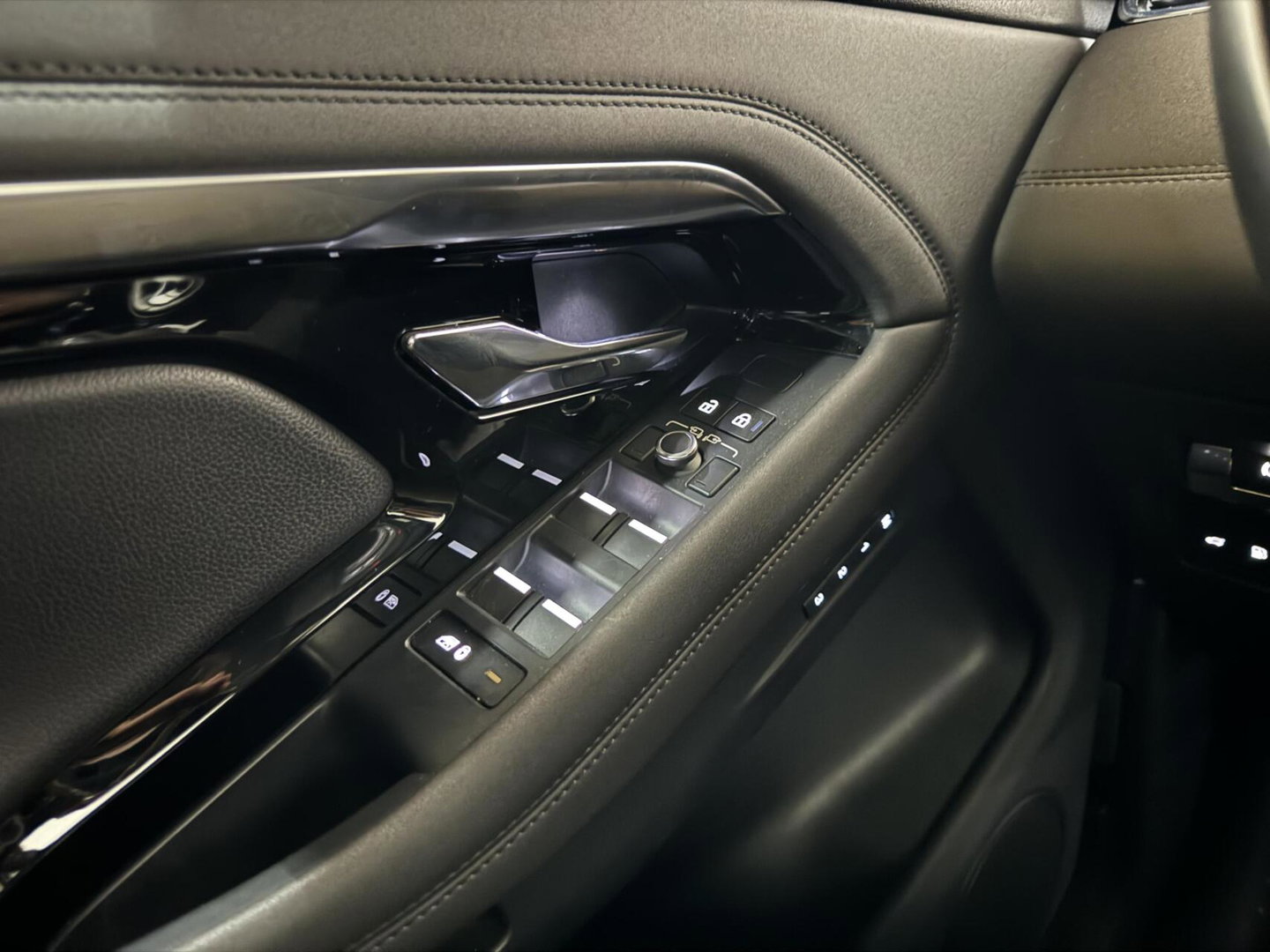 Land Rover Range Rover Evoque 1.5 P300e AWD R-Dynamic Pano 360° CarPlay Memory