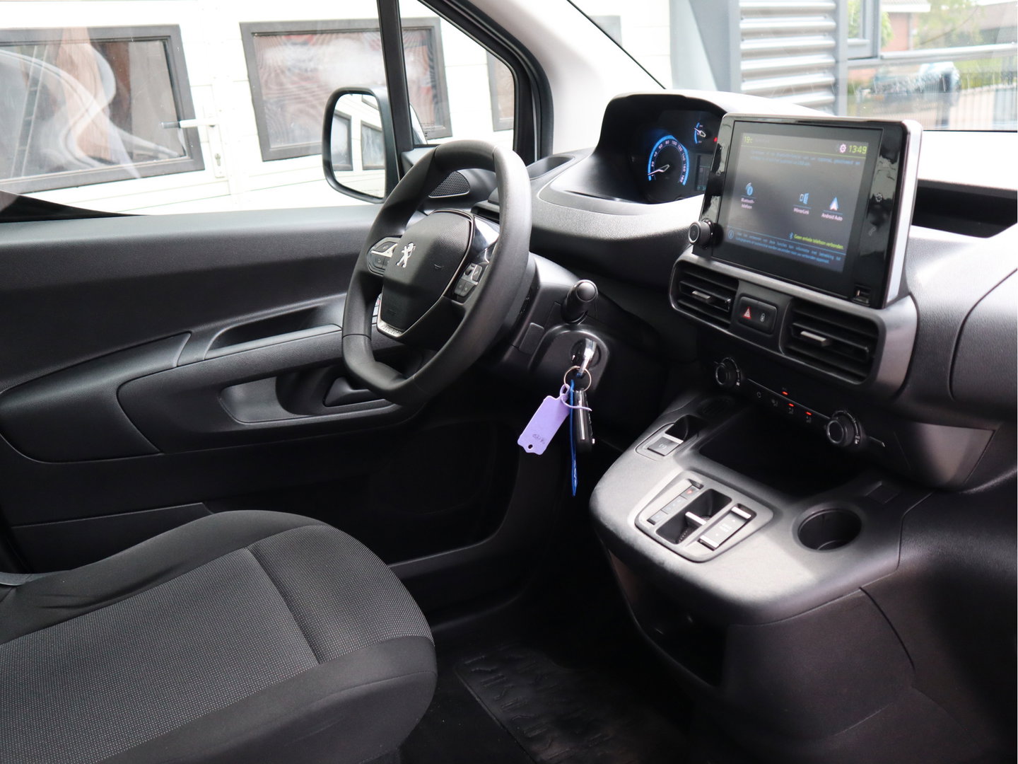 Peugeot e-Partner 50 kWh Lang L2 - Apple Carplay - Snelladen - Camera - 1e Eigenaar