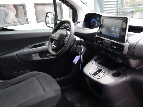 Peugeot e-Partner 50 kWh Lang L2 - Apple Carplay - Snelladen - Camera - 1e Eigenaar