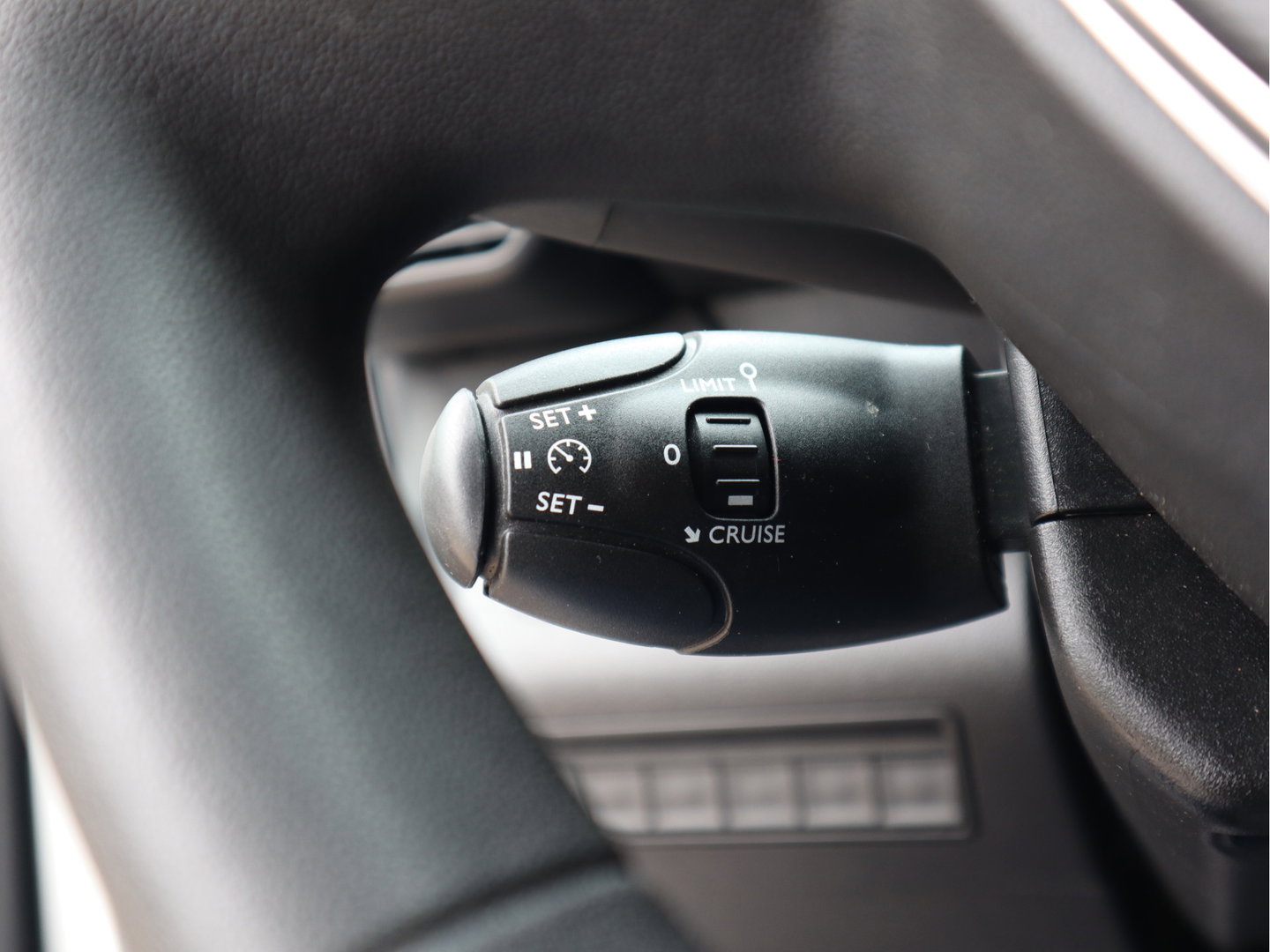 Peugeot e-Partner 50 kWh Lang L2 - Apple Carplay - Snelladen - Camera - 1e Eigenaar