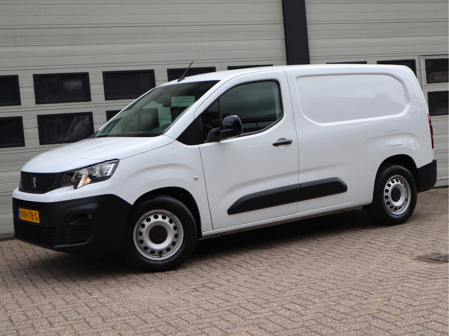 Peugeot e-Partner 50 kWh Lang L2 - Apple Carplay - Snelladen - Camera - 1e Eigenaar