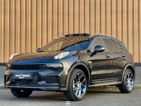 Lynk & Co 01 1.5 | Optioneel Black Pakket | Panoramadak | Zwarte hemel | Adaptive Cruise Control | Keyless | Elektrische Bestuurdersstoel + Geheugen | Parkeersensoren | Apple Carplay |