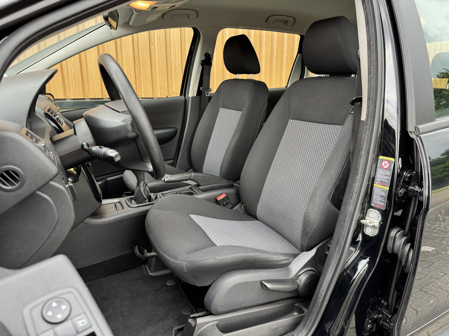 Mercedes-Benz A-Klasse 150 Classic | Origineel Nederlands | 2e Eigenaar | Stuurbekrachtiging | Centrale Deurvergrendeling | Elektrisch Verstelbare Spiegels | Radio |