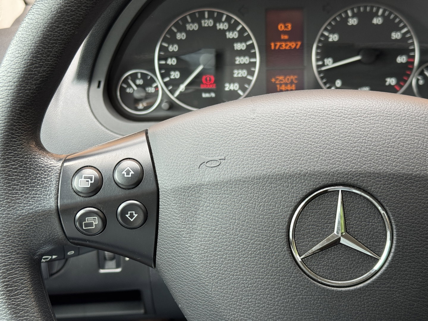 Mercedes-Benz A-Klasse 150 Classic | Origineel Nederlands | 2e Eigenaar | Stuurbekrachtiging | Centrale Deurvergrendeling | Elektrisch Verstelbare Spiegels | Radio |